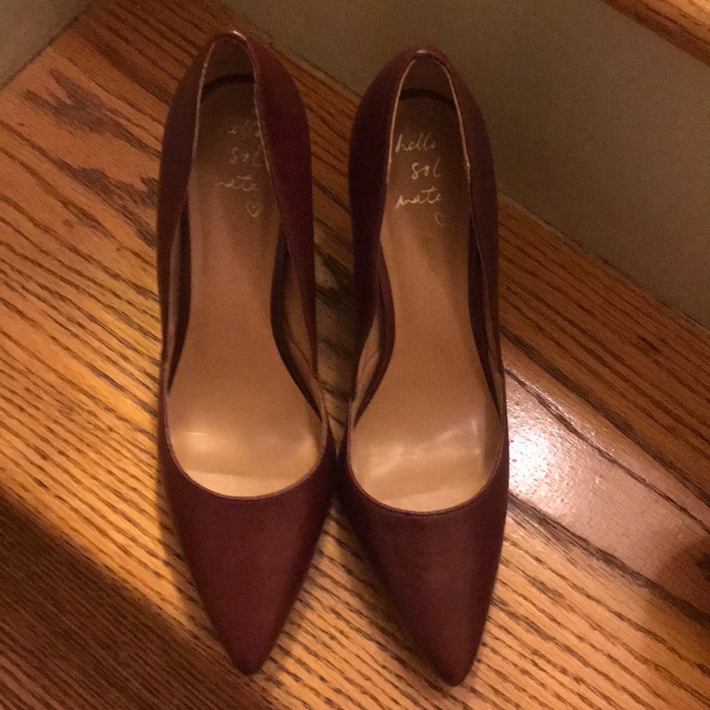 Banana Republic Leather Pumps